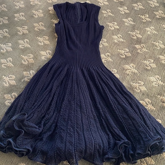 Alaïa black dress in Size S. Perfect condition. Tags have been cut off. - Picture 1 of 2